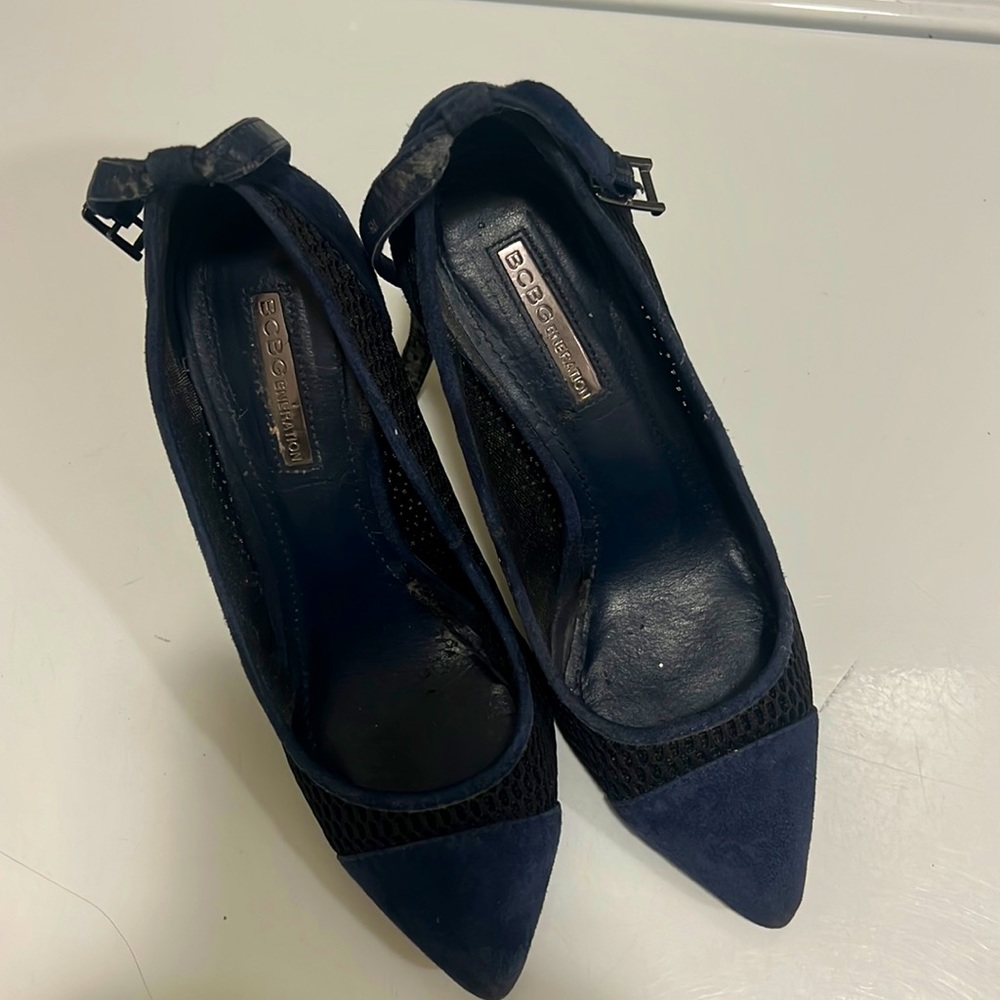 Sold—Blue leather pumps